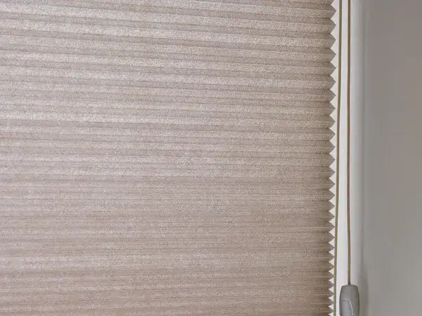 Raamdecoratie in naturel 1